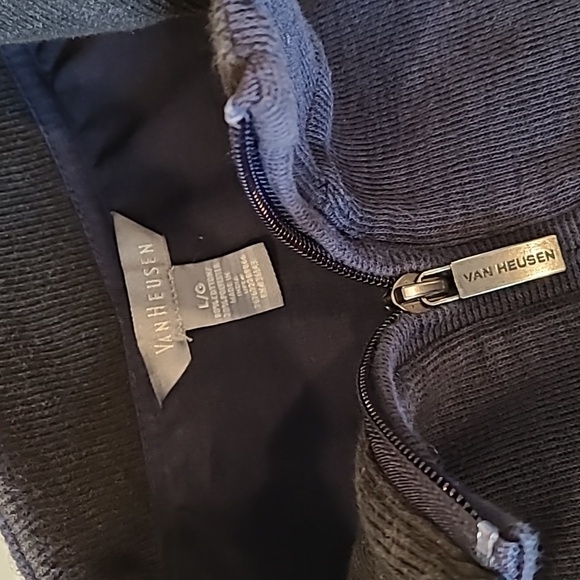 VanHeusen Golf Quarter Zip Sweater - Picture 2 of 2